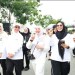 Ribuan Warga Larut dalam Jalan Sehat BatFest 2025, Andi Irmayani Turut Berbaur Dengan 30 Ribu Peserta